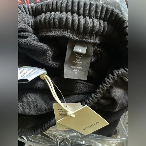 NEW Medium VETEMENTS BLACK graphic metal patch sweatpants joggers